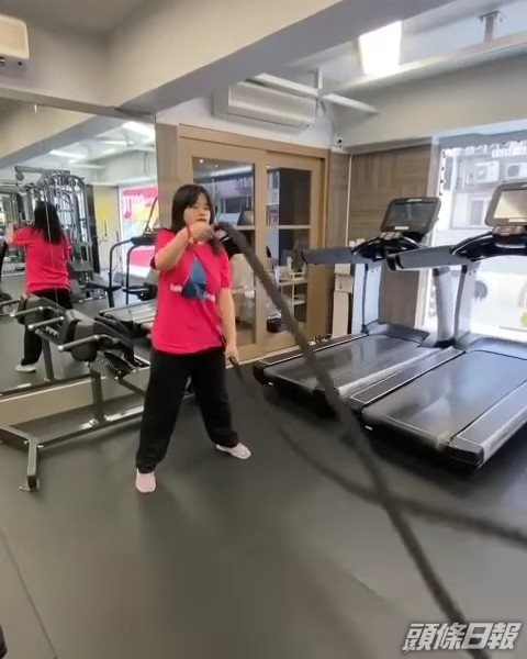 阿儀嘗試不同方式。